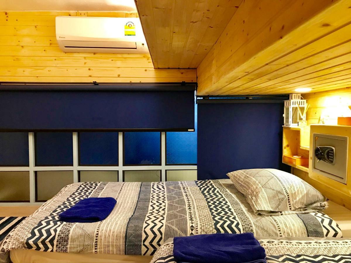 Blu Cabin Ari Stylish Gay Poshtel Bangkok Exterior photo